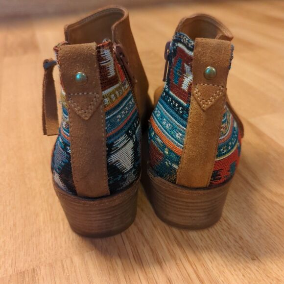 ALDO Boots Booties Womens 7.5 M Tan Suede Zip Southwest Aztec Ankle Zip - Picture 5 of 8